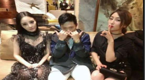 娱乐吃瓜盘点营,揭秘明星幕后故事