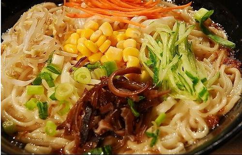 娱乐吃瓜酱天天吃面条,日日面条，天天吃瓜