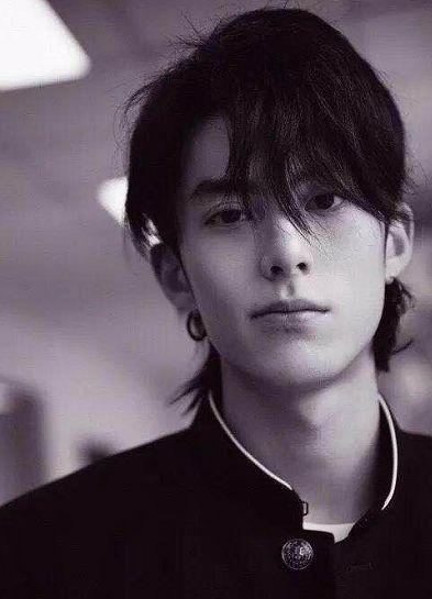 娱乐吃瓜王鹤棣视频大全